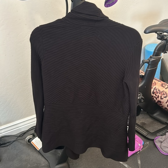 White House Black Market Cardigan Ribbed Size Small Longer in Front - Picture 4 of 6